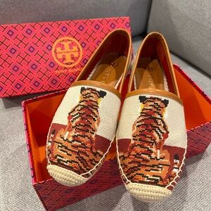 NEW Tory Burch LNY ltd edition Tiger Espadrilles